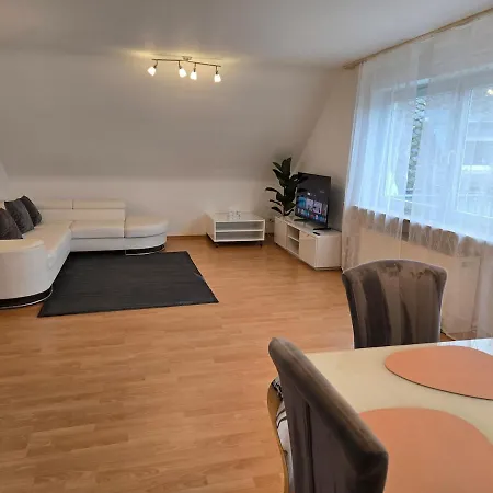 Tarforst Height Apartment, * 트리어