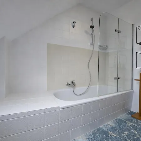 Lägenhet Tarforst Height Apartment,
